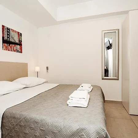Centrooms Kovac Vendégház 4*