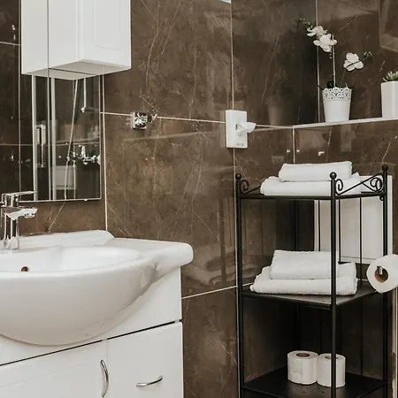 בית הארחה Centrooms Kovac 4*